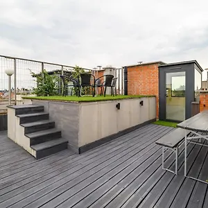 3bedroom Triplex Rooftop Apartment