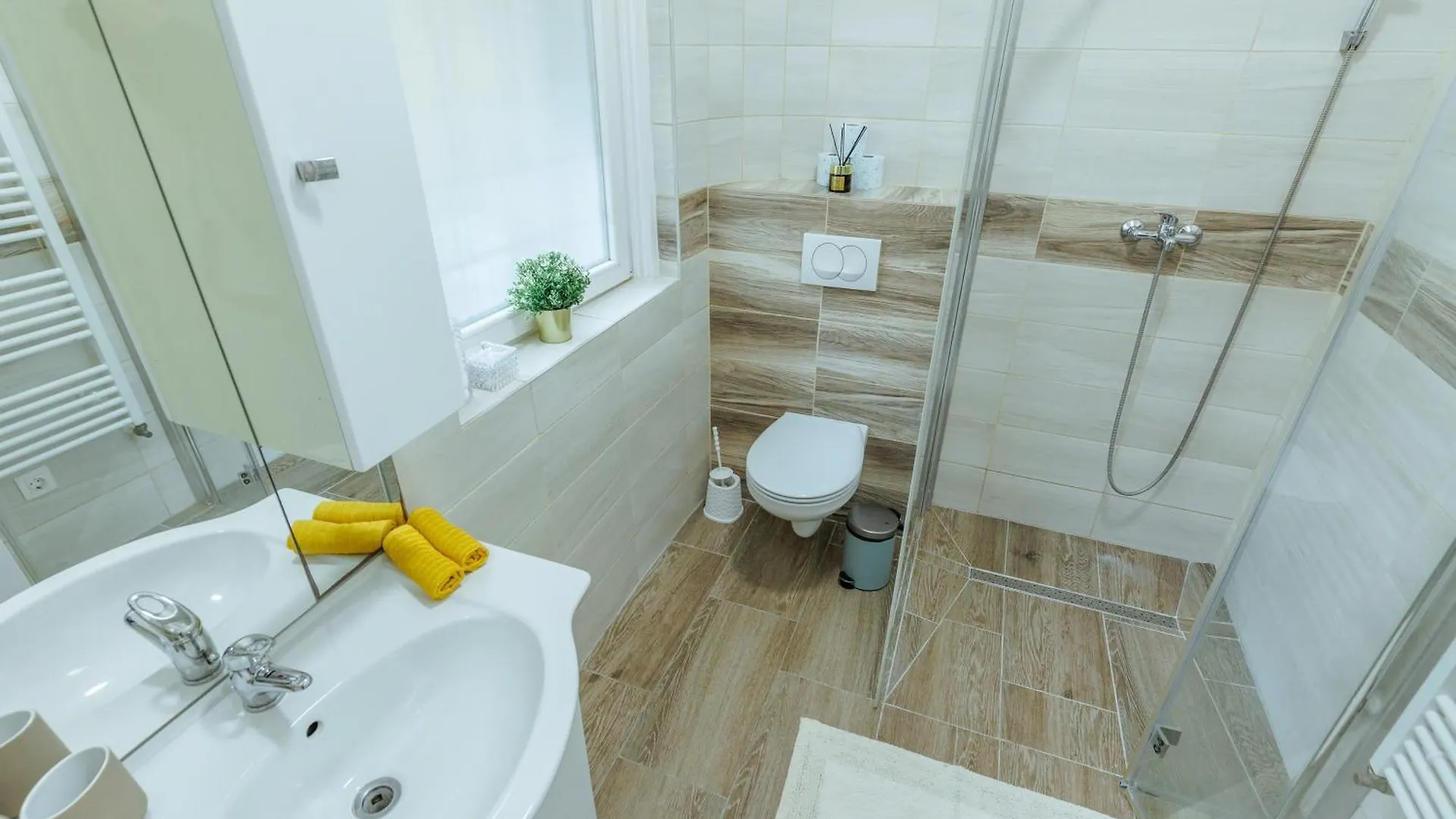 Rise & Shine Apartment Budapest Hungary